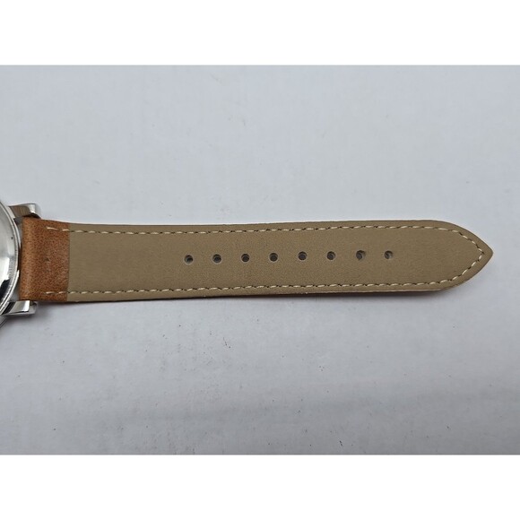 Q & Q Quartz Mens 42mm Watch Brown Strap New Battery 30m Water Resistant Classic - Picture 11 of 12